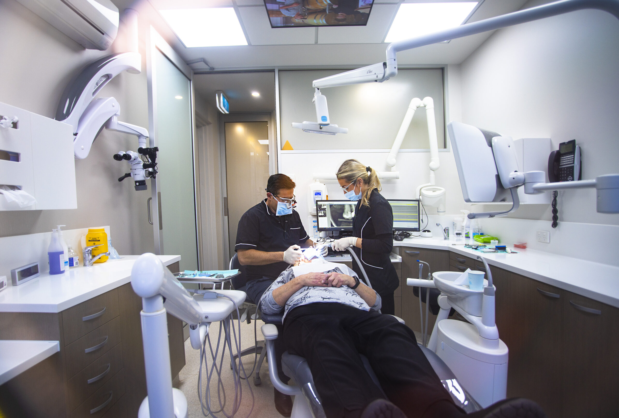 DCP2944w dental operation