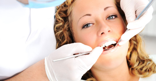 Dentist teeth checkup