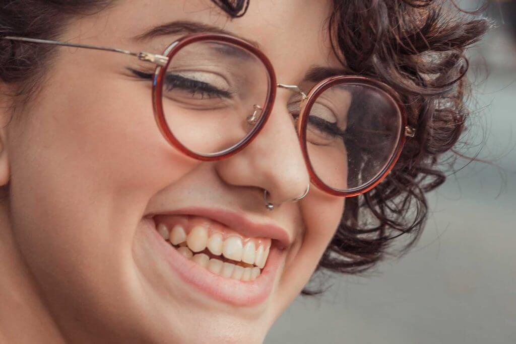 Teeth can look yellow